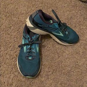 Blue Brooks Adrenaline GTS 18